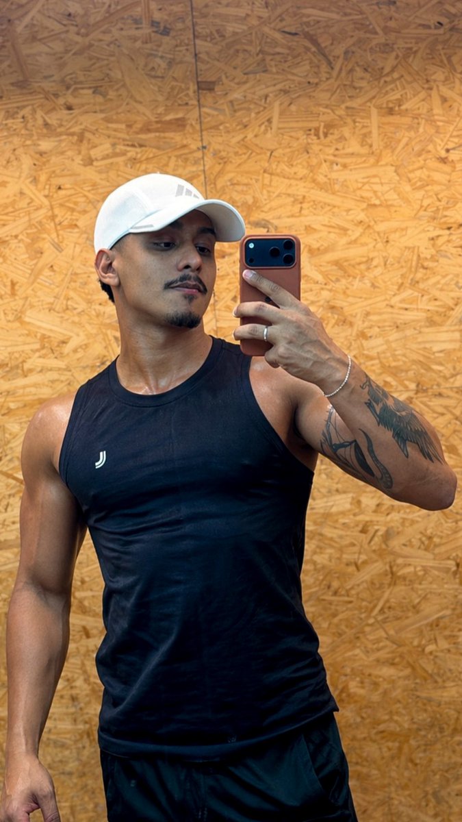 ɢᴏʟᴅᴇɴ ʀᴇᴛʀɪᴇᴠᴇʀ tweet media