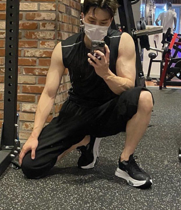 Krn kang up nya di cafe. Jd ga gue share ya. Yg jelas, yg jelasssss.. 
MEREKA RAYAIN ULTAH NYA SAMA2 DI TEMPAT GYM PAS ULTAH. 🥳🥰

*berlaku buat kangyoo ajaaaaa, kacian deh 🤪