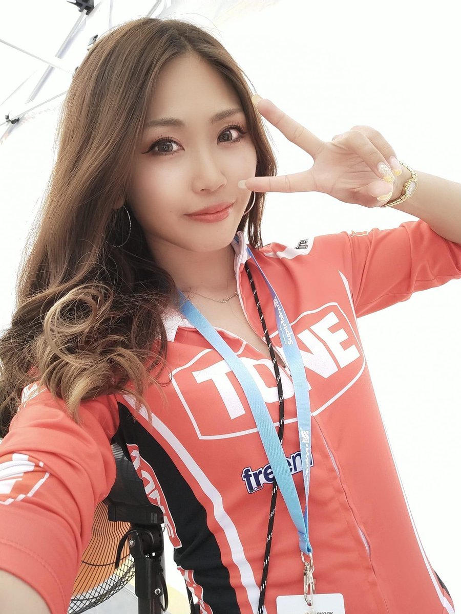 skt660's tweet photo. SKT事務局です

開幕戦当日は待望のおしゃべりMC羽場ちゃんが来てくれま〜す💕

フードコートには いつもの牛すじカレー🍛とカツサンド🥪 
そしてパフェ✨も出店いたします

また今回スナップオンの移動販売車が来ますので是非この機会に工具を購入してみては🌈🌈

お楽しみに〜 https://t.co/jh3iMsvlEi