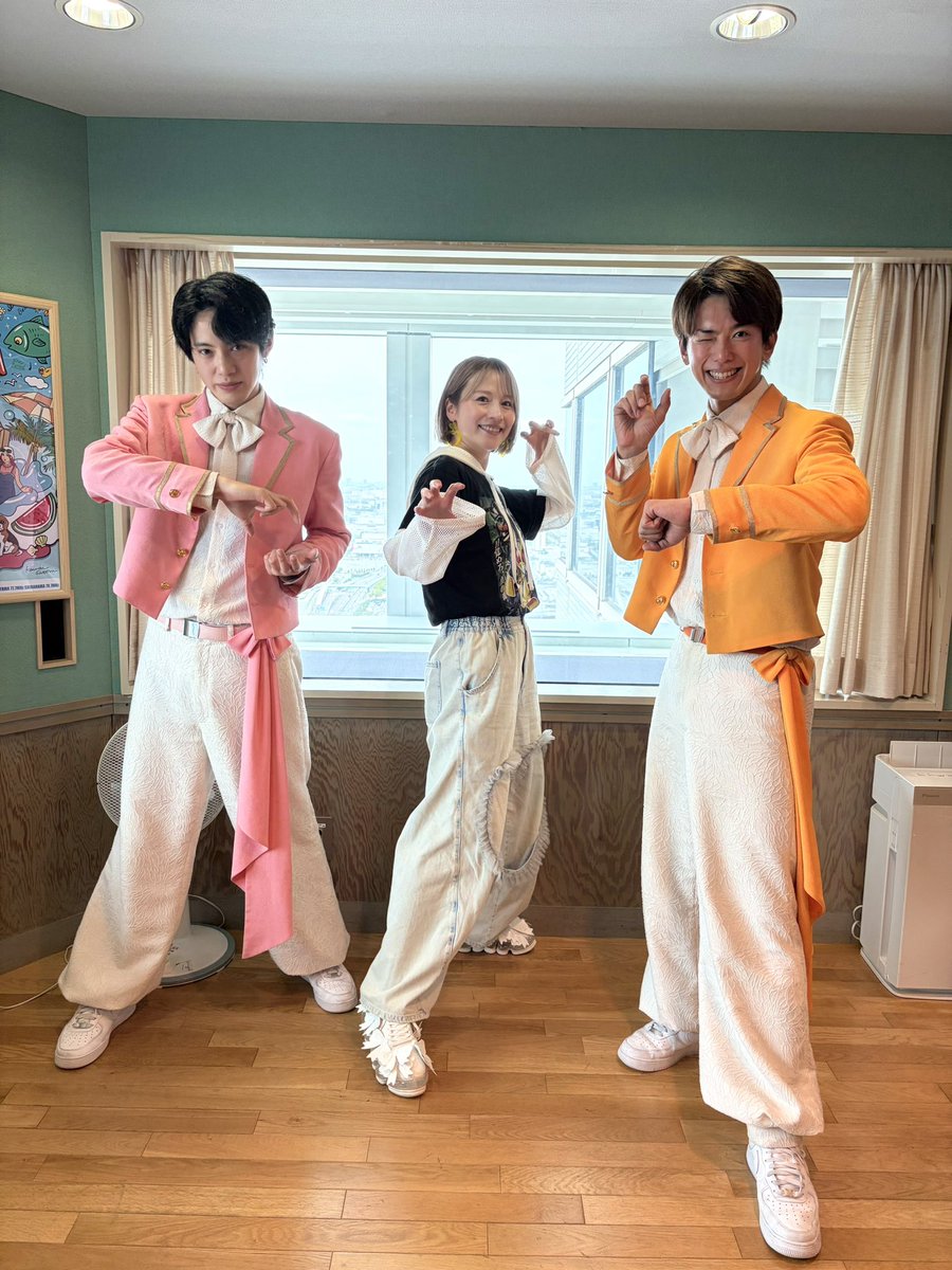 モナキ tweet media