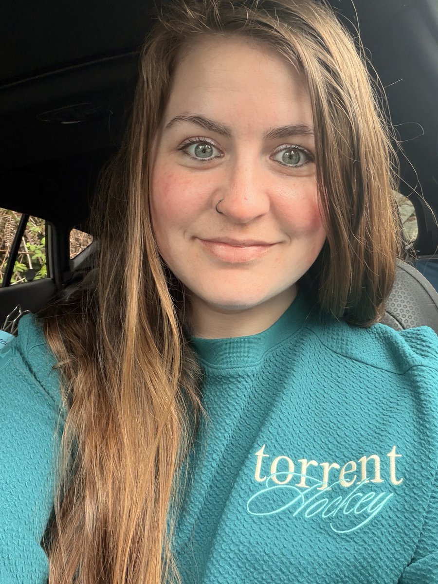 Bought this long sleeve at the game last night and idk if you can tell but IRL the color is almost an exact match to my eyes 👀