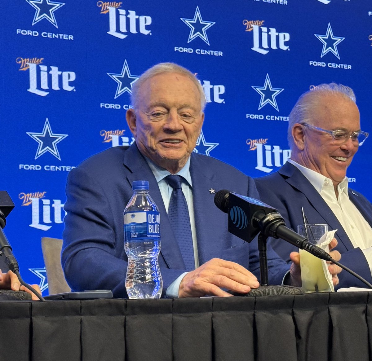 Jerry Jones has a little end of Day 1 draft cocktail