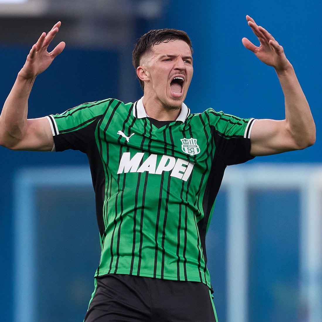 Inter_Xtra's tweet image. 🚨 BREAKING: #Inter has agreed personal terms with Tarik Muharemović for a contract of around 5 years. Talks are now underway with Sassuolo. 🇧🇦

Muharemović would prefer to join #Inter over Juventus, who has a 50% sell-on clause. ⚫️🔵

[via @Gazzetta_it]