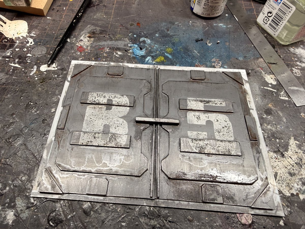 r0NDDGOwR4WN2ux's tweet image. 全体的に錆を

#AC
#アーマードコア
#ARMOREDCORE
#ストラクチャーアーツ
#筆塗り
#ヴィネット
#ジオラマ
#ANFANG 
#アンファング
#NINEBALL
#ナインボール