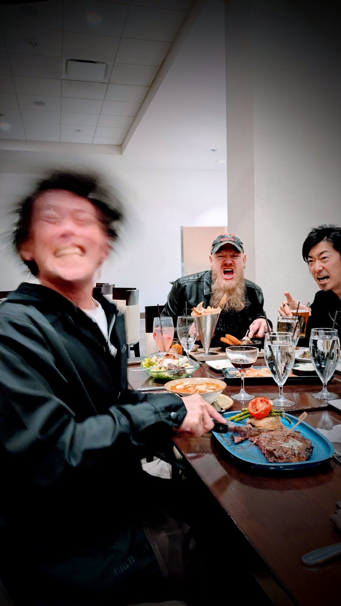 ニー祖堅 tweet media