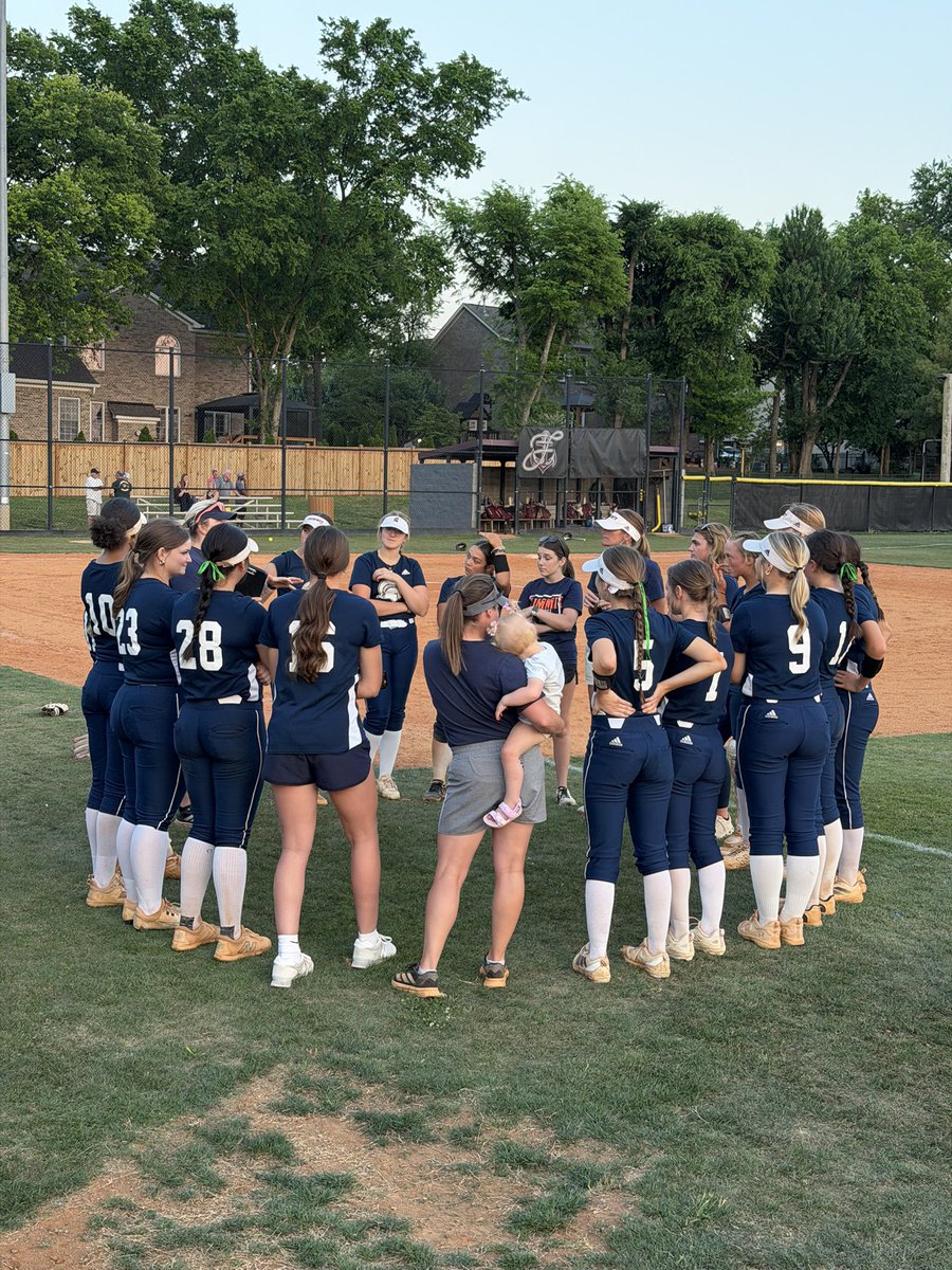 wcsSHSsb's tweet photo. We got the WIN over Franklin tonight, 9-2. We ended up with 18 hits! Addy W continues to be on fire with another bomb tonight! Highlights coming tomorrow…@wcsSHSAthletics @wcsCOAthletics https://t.co/psrIcKRrIJ