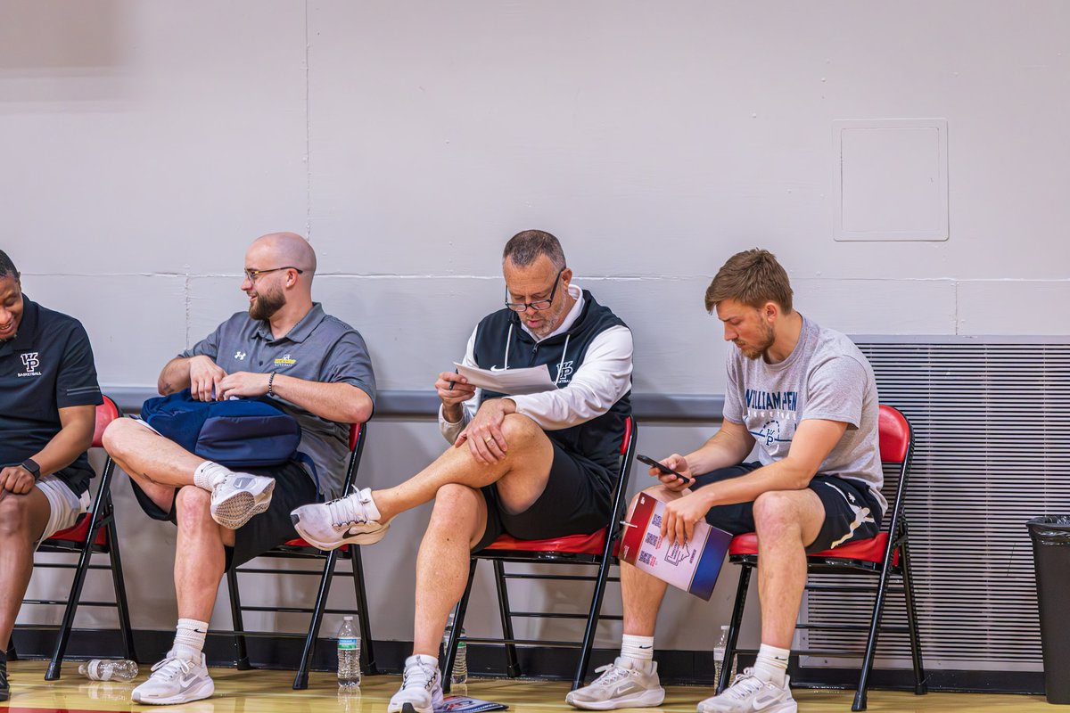 AllNOneSports1's tweet photo. 🏀🔥William Penn University @WPUBasketball is elite with their recruiting measures. One coach with a @CountdownReport scouting book another networking the bench while @CoachHenry18 analyzes the player sheet. He brought 3 coaches to the @AllNOneSports1 showcase and left with plenty of names.

 First class‼️