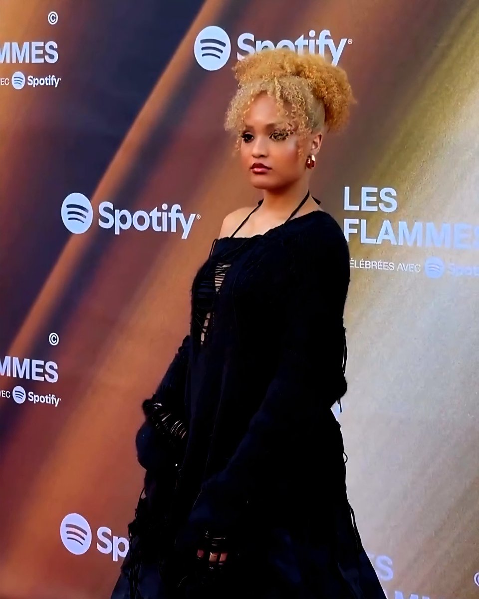 Star 217 tweet media