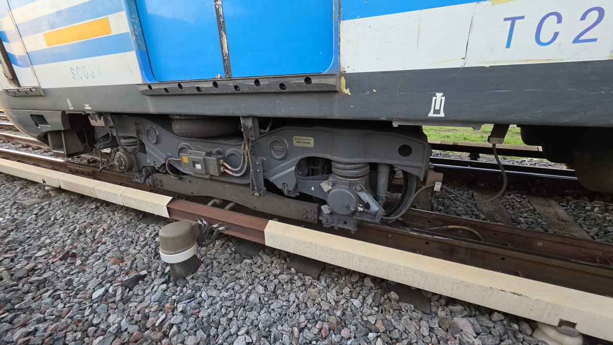 MundoGremial's tweet image. 🔴 #ALERTA  |  Descarriló una formación del Tren Sarmiento a la altura de Liniers, mientras aumentan las denuncias de los trabajadores por la crisis ferroviaria