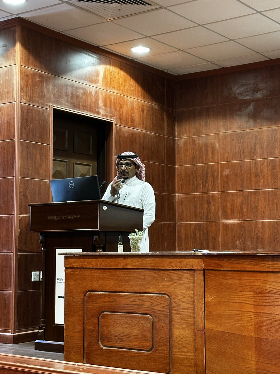 hazum_s's tweet photo. شاركت جمعية حزوم الشمال البيئية مع فرع وزارة البيئة والمياه والزراعة في تنفيذ برنامجاً بيئياً، يهدف إلى تعزيز الوعي المجتمعي بأهمية المحافظة على البيئة واستدامة مواردها
وتأتي هذه المشاركة ضمن جهود الجمعية في نشر الثقافة البيئية، وتحفيز أفراد المجتمع على الممارسات تسهم في التنمية. https://t.co/WTTxlGBu0l