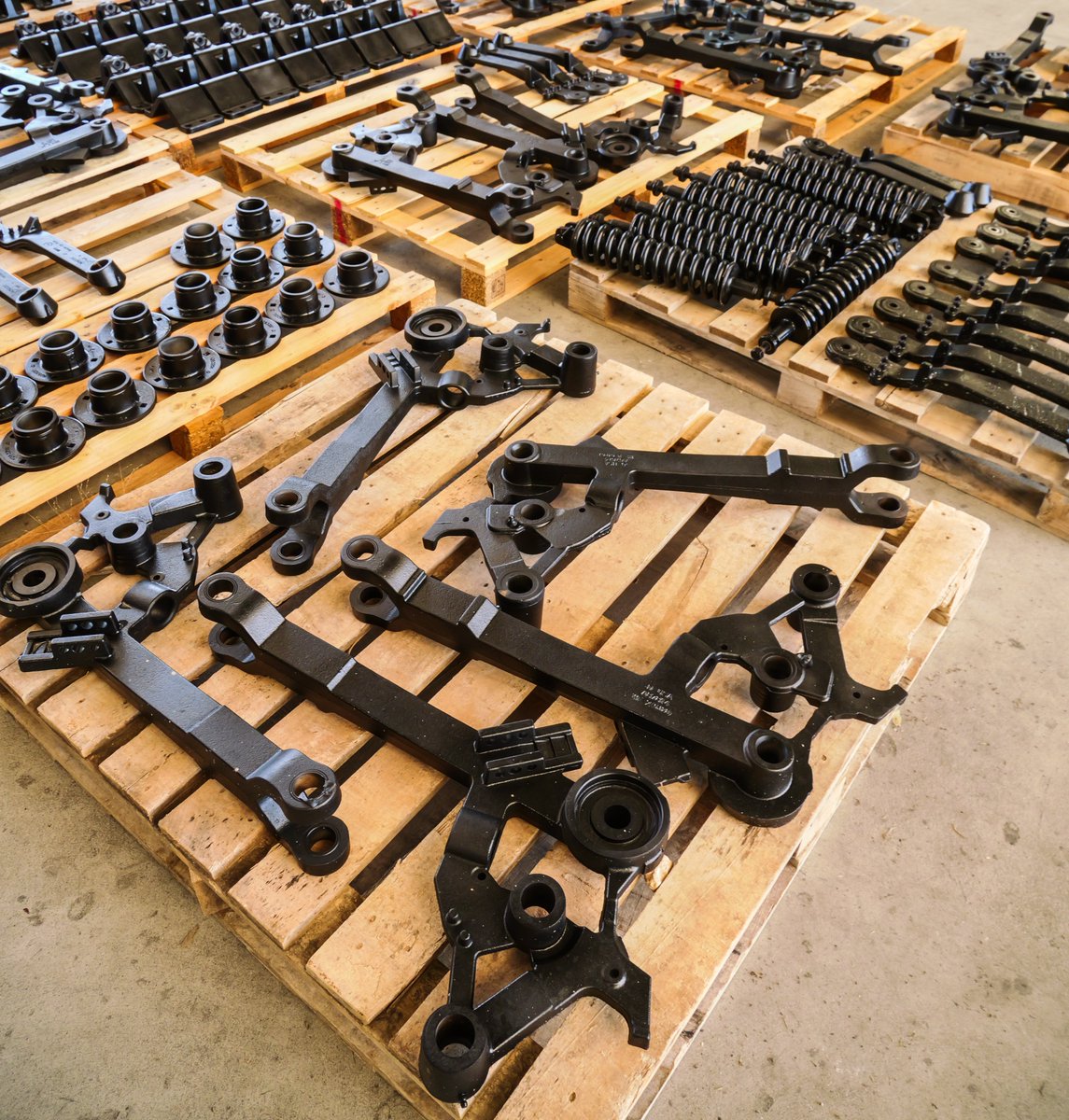 AricksAustralia's tweet photo. Second‑hand John Deere air seeder opener components, fully refurbished here in our shed and ready for another hard life in the paddock. 🔥
What we do:
• Buy and refurbish openers
• Rebuild them in‑house with the right tools and clean setup
• Take customer openers and handle the full rebuild process end‑to‑end
More growers are choosing to send their openers in for rebuilds which keeps costs down, allows better quality control, and takes pressure off busy seasons.
Same attention to detail, same quality, same service
Just done in the workshop.