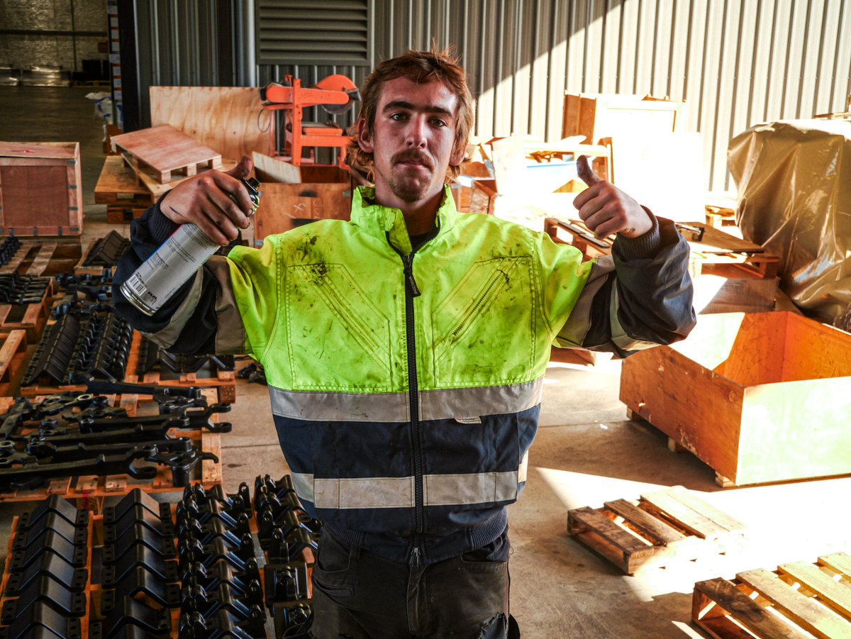AricksAustralia's tweet photo. Second‑hand John Deere air seeder opener components, fully refurbished here in our shed and ready for another hard life in the paddock. 🔥
What we do:
• Buy and refurbish openers
• Rebuild them in‑house with the right tools and clean setup
• Take customer openers and handle the full rebuild process end‑to‑end
More growers are choosing to send their openers in for rebuilds which keeps costs down, allows better quality control, and takes pressure off busy seasons.
Same attention to detail, same quality, same service
Just done in the workshop.