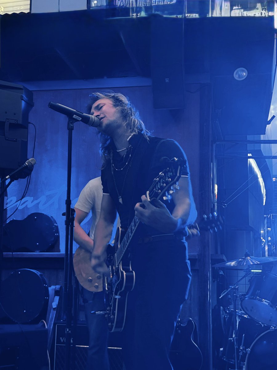 CordellWinter's tweet image. 4/22/26 - Austin, Texas 🌙🌙 

#worldtour #rockband