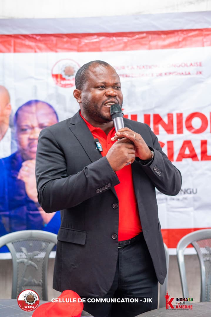Jacobomelunga's tweet photo. Les jeunes de l'UNC ville de Kinshasa méritent d'être à la fois considérés, admirés et félicités pour le travail qu'ils ne cessent d'accomplir pour le parti @uncrdc. Aujourd'hui, nous avons bravé la pluie et nous nous sommes réunis nombreux autour de notre Président @JolMongu2. https://t.co/hw57UgDaLn