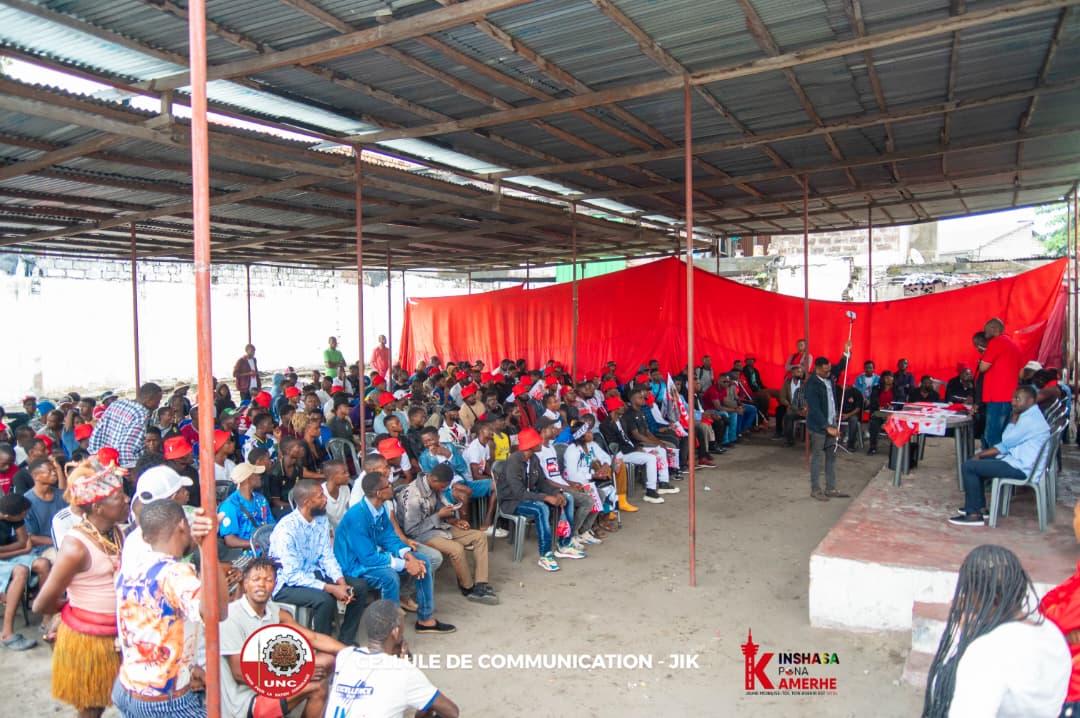 Jacobomelunga's tweet photo. Les jeunes de l'UNC ville de Kinshasa méritent d'être à la fois considérés, admirés et félicités pour le travail qu'ils ne cessent d'accomplir pour le parti @uncrdc. Aujourd'hui, nous avons bravé la pluie et nous nous sommes réunis nombreux autour de notre Président @JolMongu2. https://t.co/hw57UgDaLn