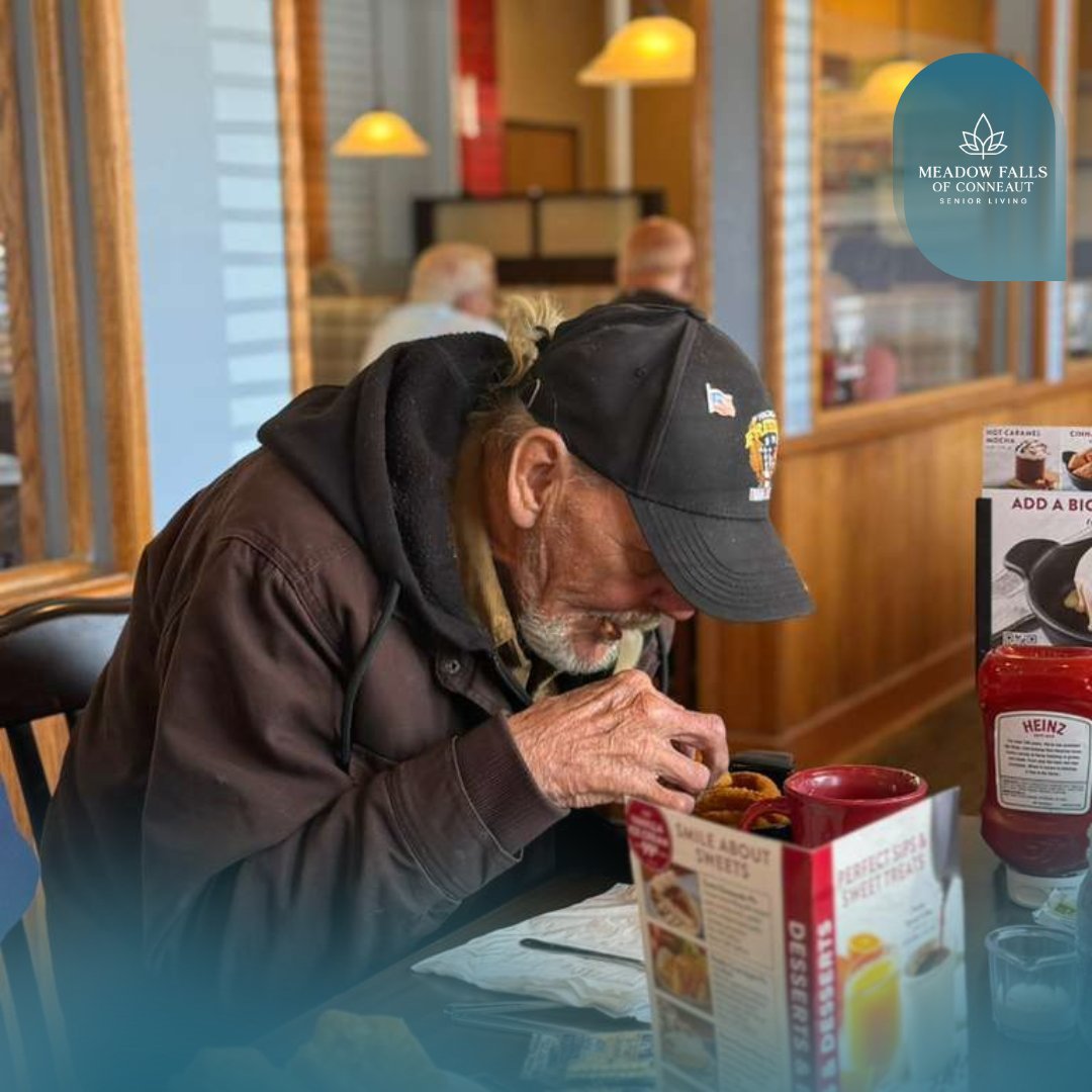 MeadowConneaut's tweet image. Lunch outing at Bob Evans! 🍽️💛 Good food and great company. 😊

#SeniorLiving #CommunityOuting #LunchTime