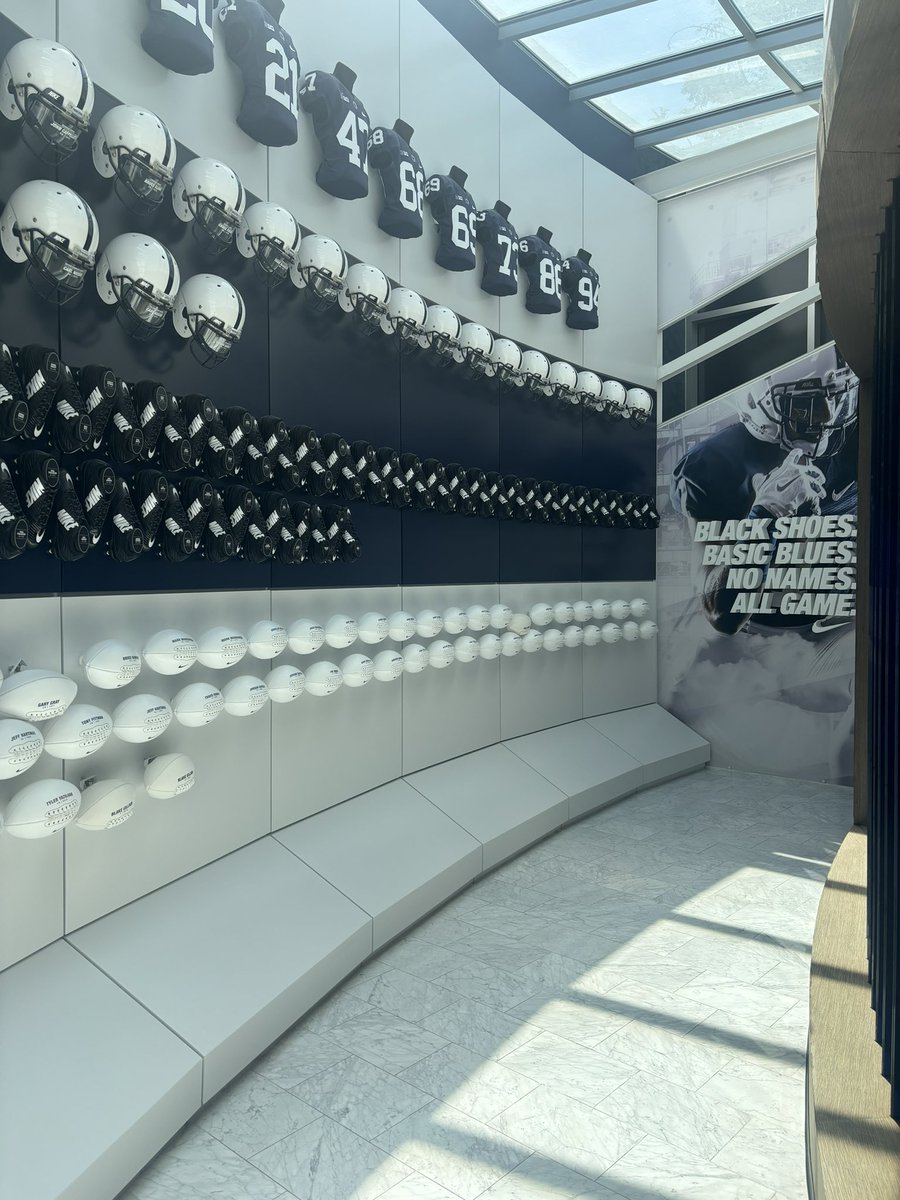 jackdrakeleyqb's tweet photo. I had a great day today at Penn State!! The hospitality was amazing and I really appreciate the time the coaches spent with me. Pumped up to throw for PSU in May! @CoachJWaters @CoachRyanGent @CoachXQuig @CoachTerryPSU @CoachMC_PSU 

@CoachGoettner @bhaire13 @AW_VikingsFB @TorreySmithWR @Tonyrazz03 @coach_hadac @5StarFBRecruits