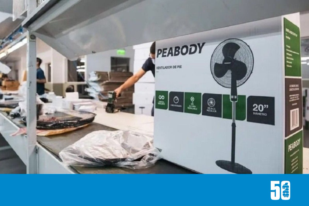 Ambitocom's tweet photo. PEABODY EN CONCURSO: DEUDA POR $39.000 MILLONES, MÁS DE 350 ACREEDORES Y UN MODELO QUE DEJÓ DE CERRAR

@yayaninaa | La crisis de la fabricante de electrodomésticos Peabody entró formalmente en etapa judicial. El Juzgado Comercial N°21 resolvió la apertura del concurso preventivo de Goldmund S.A., la sociedad controlante de la marca, y dejó en marcha un proceso que no sólo busca reordenar un pasivo millonario, sino que también expone el trasfondo de un negocio que venía cambiando de forma acelerada.

Conocé más detalles en https://t.co/umsE8UaQRi