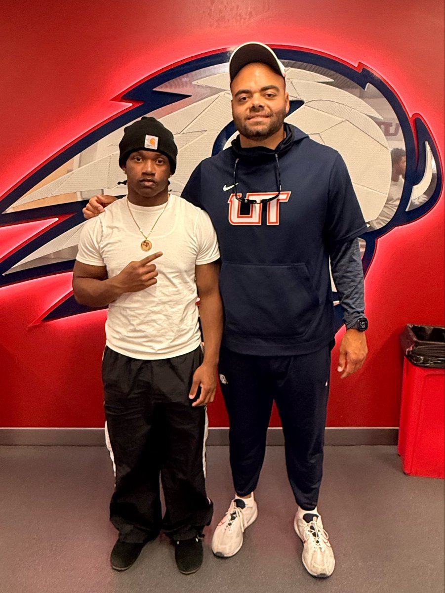 Ybdy13's tweet photo. Just visited Utah Tech University! I had met some great players and some great coaches, really enjoyed talking the RB coach @CoachClarkJ, Overall just a great program, Thank God for this amazing opportunity. #AGTG #GoTrailBlazers @CoachNolanGivan @CoachJTorres29 https://t.co/y5VB6MRJz2