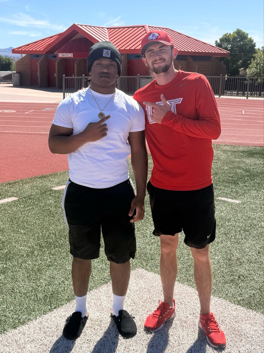 Ybdy13's tweet photo. Just visited Utah Tech University! I had met some great players and some great coaches, really enjoyed talking the RB coach @CoachClarkJ, Overall just a great program, Thank God for this amazing opportunity. #AGTG #GoTrailBlazers @CoachNolanGivan @CoachJTorres29 https://t.co/y5VB6MRJz2
