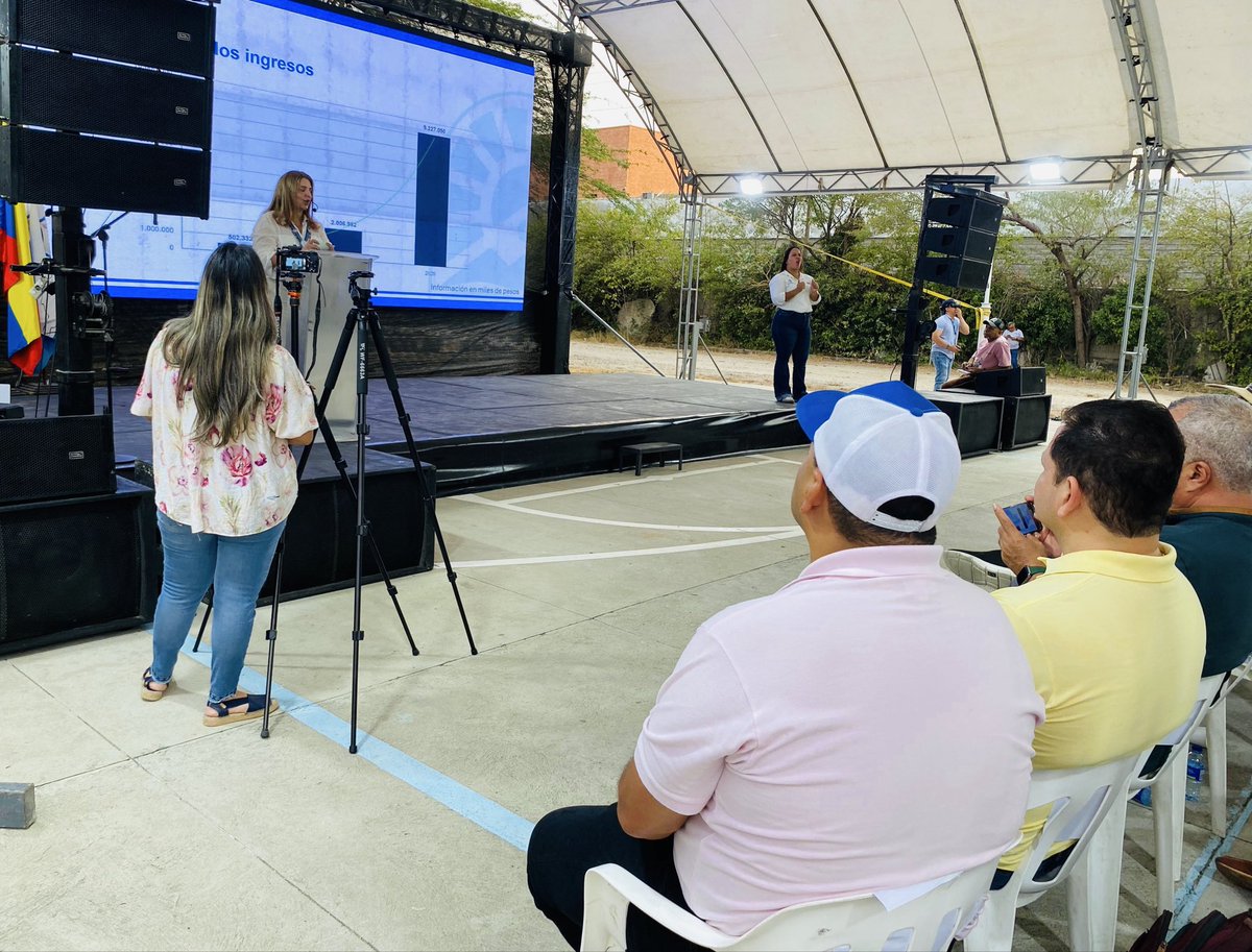 chadanrosado's tweet photo. En la Audiencia Pública de Rendición de Cuentas @la_usm. Educación superior que transforma y que responde a los enfoques de desarrollo de la ciudad. El nivel de compromiso de su rectora @azarjoceline acatando directrices de @CarlosPinedoC la hacen real, existente para todos. https://t.co/S2uftDMiQT