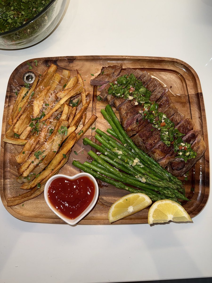 melly mel. tweet media