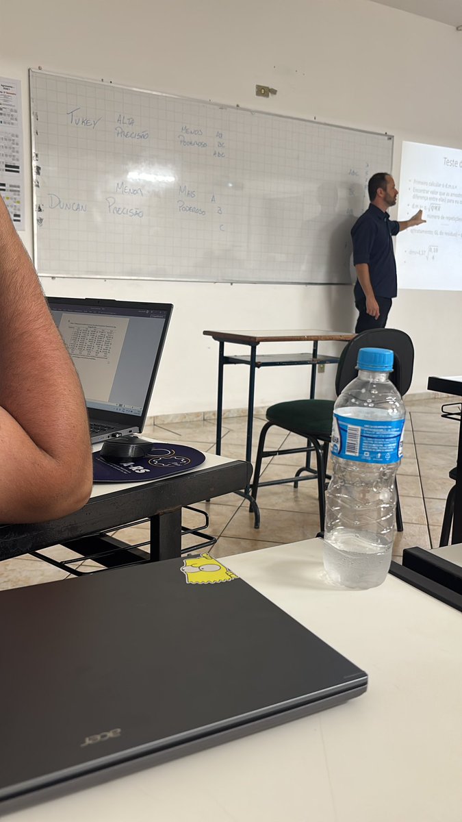 EnzoWeiss7's tweet photo. “Quanto será que custa essa matéria pra fazer dnv” - Marcos José Reschke. https://t.co/Oax5g90hIk