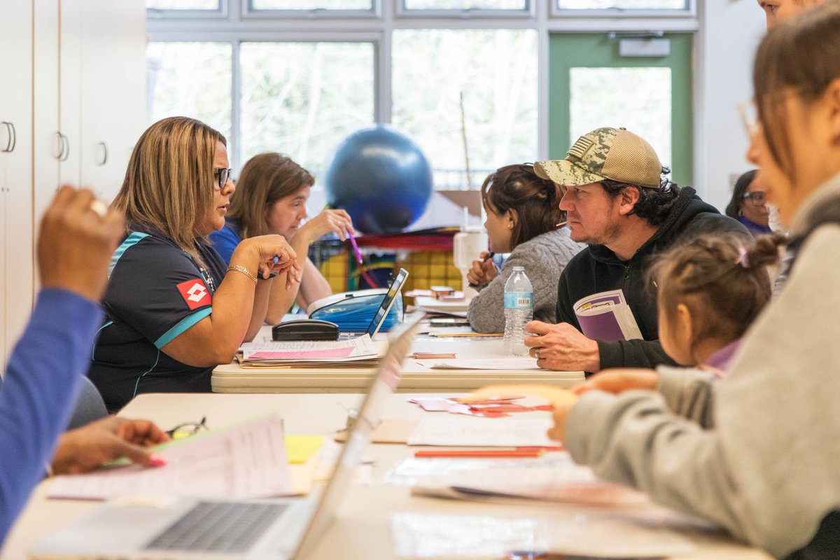 FWPS210's tweet image. 🌟 Fantastic Preschool Info Night at Truman Center’s ECEAP! Families explored resource booths, toured classrooms, and enrolled their children in Federal Way Public Schools' early learning programs. 💙📚✨ #FWPSGoal1 #Earlylearning #EarlyEd #ECEAP #Preschool