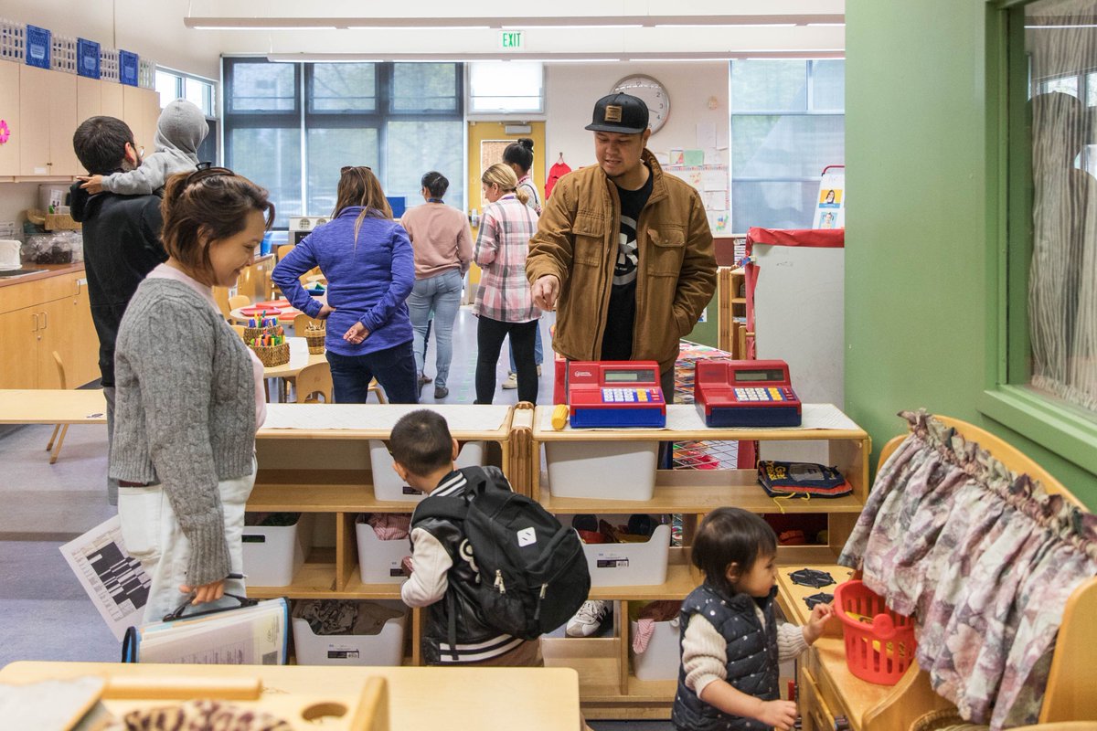 FWPS210's tweet image. 🌟 Fantastic Preschool Info Night at Truman Center’s ECEAP! Families explored resource booths, toured classrooms, and enrolled their children in Federal Way Public Schools' early learning programs. 💙📚✨ #FWPSGoal1 #Earlylearning #EarlyEd #ECEAP #Preschool