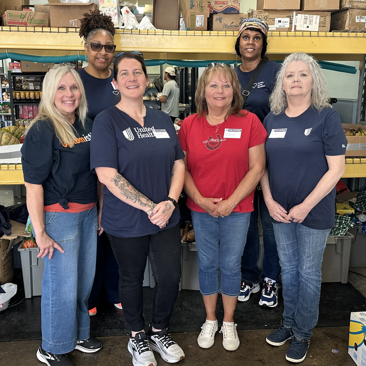 FRM_mission's tweet image. 🙌 Once again, UnitedHealthcare/Optima sent teams to serve food to our community in our Food Distribution Center and Dining Hall! 🍽️💖 It's all about community, kindness, and coming together! 👐✨

#FrederickMD #FrederickMaryland #FrederickCounty #FrederickCommunity