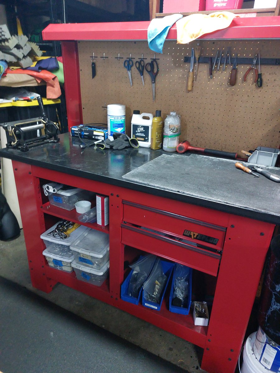 RoughnBootz's tweet image. Been organizing my workshop. Here is where all the gear is handcrafted by myself. #leatherwork #leather #workshop #smallbusiness #handcrafted #artisan