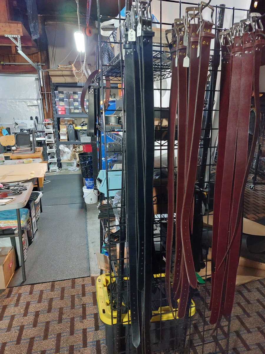RoughnBootz's tweet image. Been organizing my workshop. Here is where all the gear is handcrafted by myself. #leatherwork #leather #workshop #smallbusiness #handcrafted #artisan
