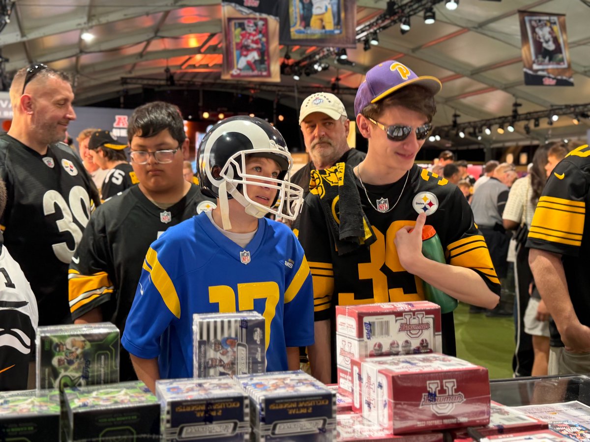 SCCTradingCards's tweet image. As @SteelersUnite said:

Yinz showed up!

#NFLDraft #Topps #TheHobby