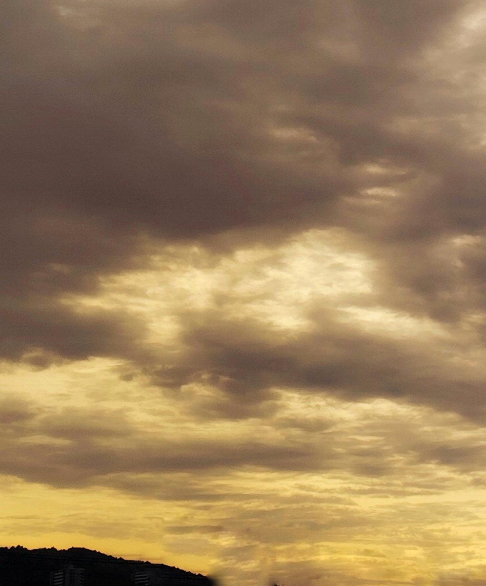 frL1YXOrId57774's tweet image. ＃イマソラ　＃日の出🌅
おはようございます☀
ようやくの雨上がりの名古屋
6時の空です！
連休前の金曜日
風邪もはしかも流行っております
安全第一で🎶😊💪💪
＃ウェザーニュース
Androidスマホ📸で