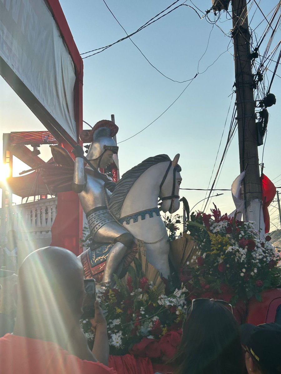Hoje estive na casa ( hoje considerado santuário) do grande guerreiro da luz cercado da da fé ! Obrigado por esse dia. Que foi de muita alegria !
Muito boa noite , mais um ano vencido !