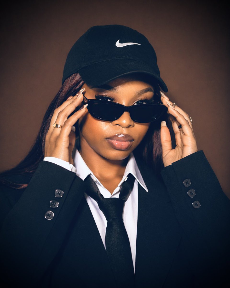 BIG TEASE 🇬🇧 tweet media