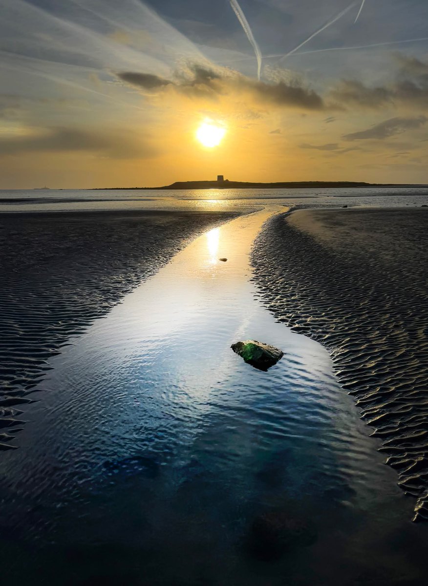 ThisIsIreland3's tweet image. The Brook meandering it's way out to Shennick 🏞️🌅

📍Skerries, County Dublin, Ireland ☘️ 

📸 Martin McNamara 

#Dublin #Ireland #Shennick #Skerries #Beauty #Sunset