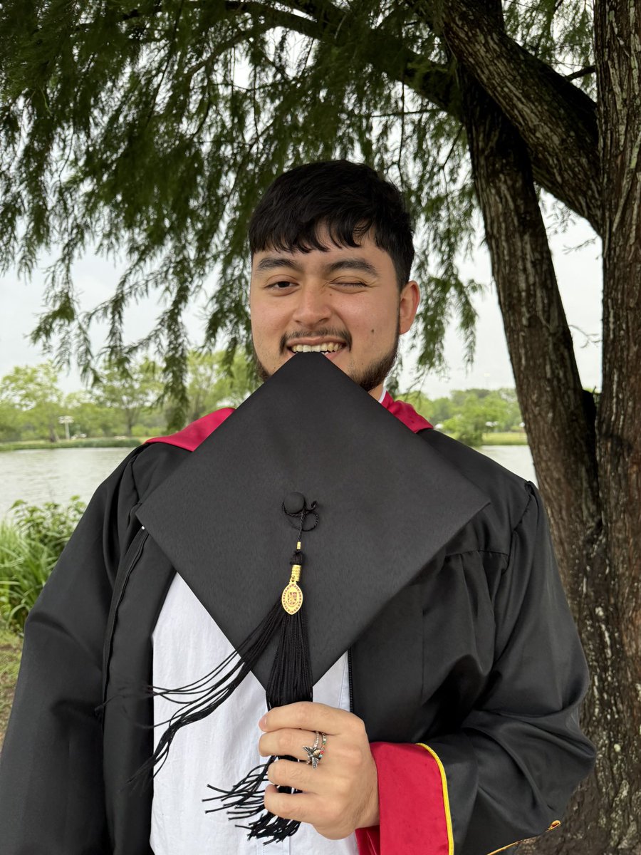 ToastyGhost128's tweet photo. Just 16 more days till I graduate 💖 https://t.co/WhRMGCTCeS