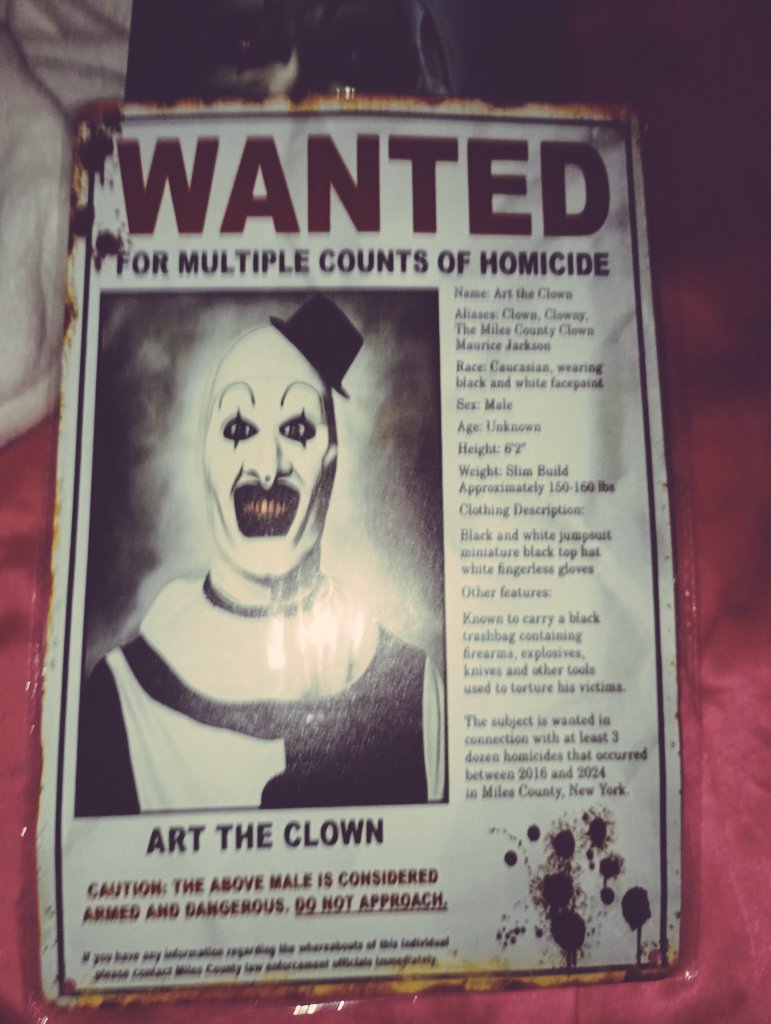 queenbludxx's tweet image. New stuff.... 🩸🤡 #terrifier #horrorfans I'm not taking him out even though I wanna try the different attachments #horrorcollector