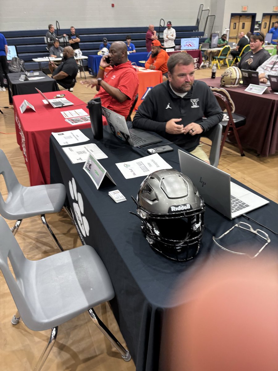 YorkRecruits's tweet photo. Had a great day promoting our #YorkBoys at the @SCFCA1 recruiting fair at White Knoll High School.  @NealSmith10 did an outstanding job getting all the coaches together to promote our talented young football players in this state. Thanks to all involved @KnollFootball https://t.co/HYfz96pv7m