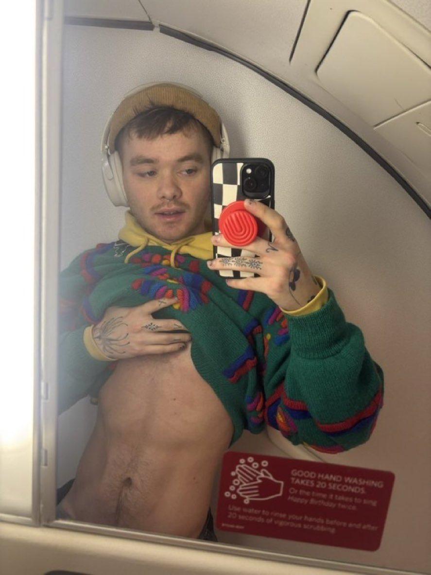 Dawn 🌙 tweet media