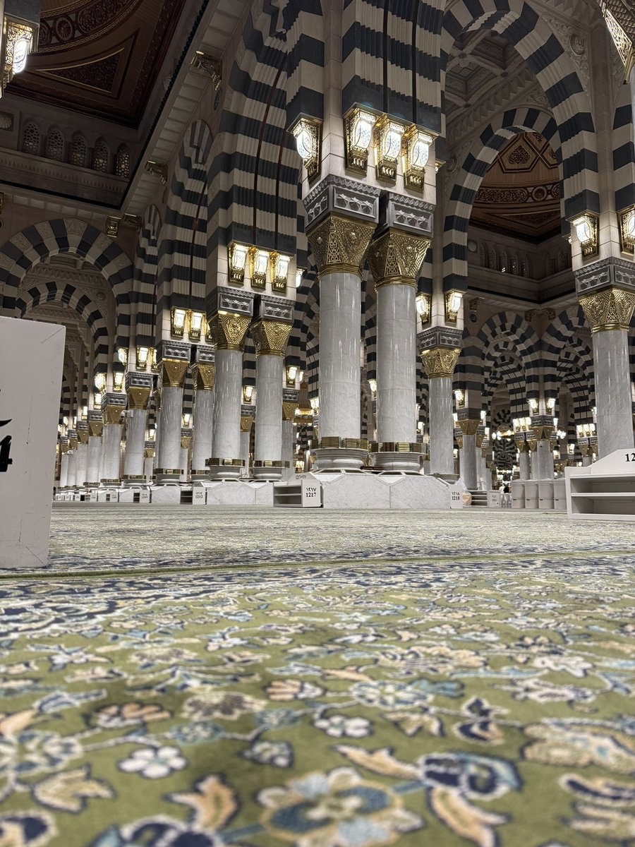 saadHreib's tweet photo. اللّهُم صّلِ وسَلّمْ عَلى نبِيِّنَا مُحَمَّـد ﷺ .. https://t.co/Xi7Qb5cAf5
