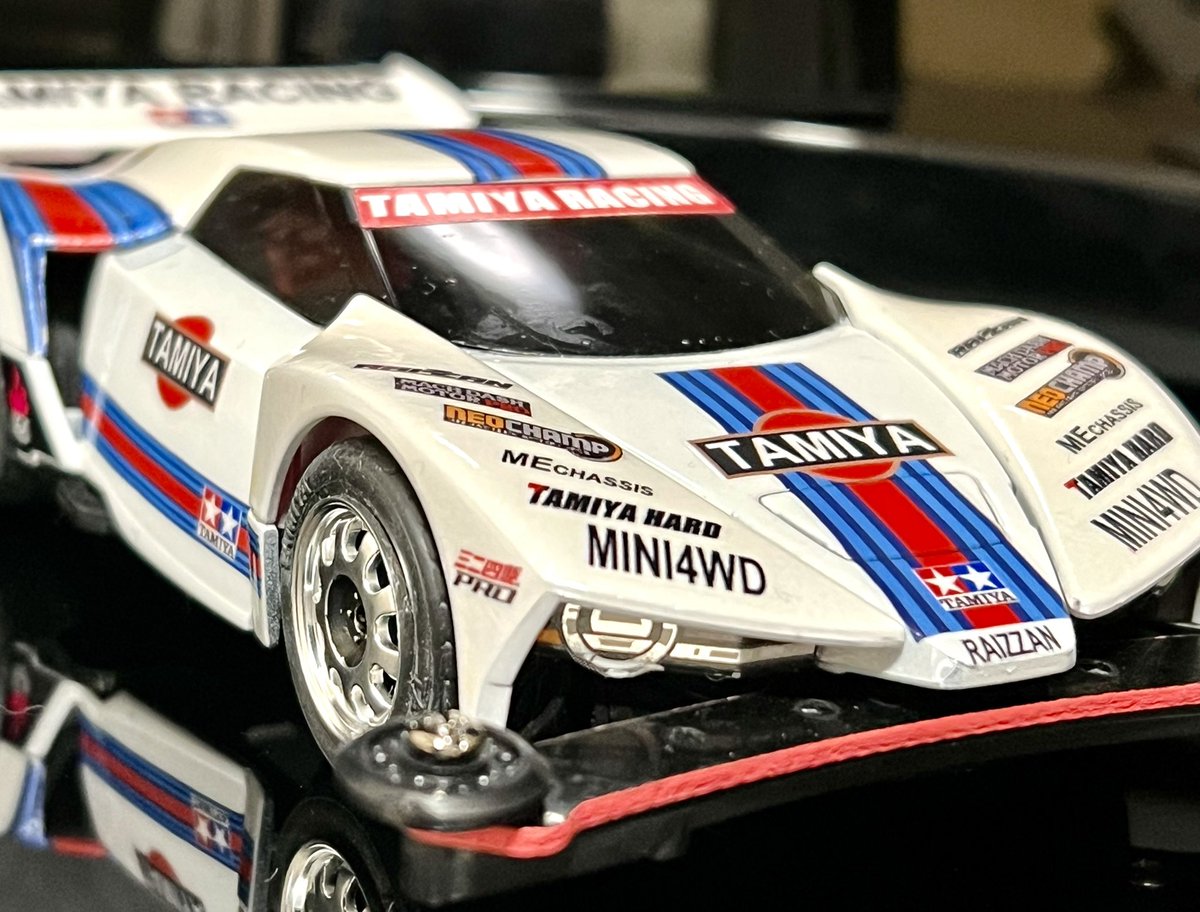 HGSmodel4WD's tweet photo. #突然カッコイイ赤と青を無言で貼る https://t.co/aHLsDH2PUo