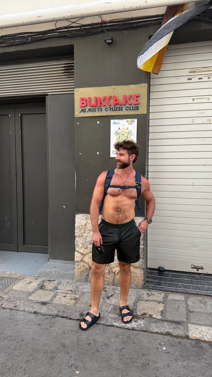 TexasGymJock's tweet photo. Loved this sign in Sitges https://t.co/ma0l0mnzp8