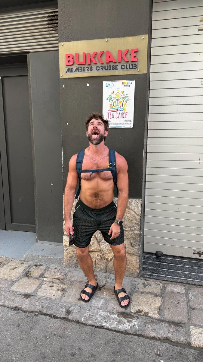 TexasGymJock's tweet photo. Loved this sign in Sitges https://t.co/ma0l0mnzp8
