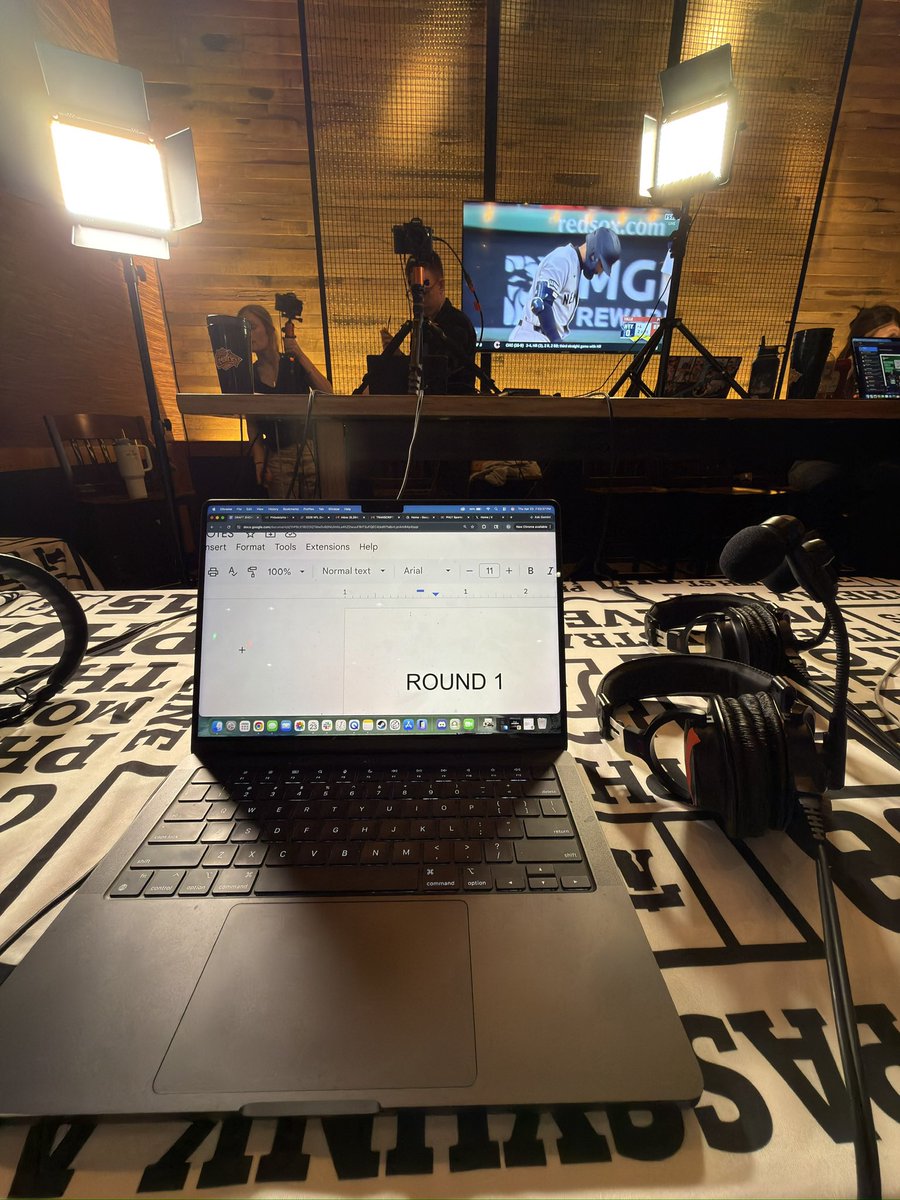 EJSmith94's tweet photo. We’ll be live from Chickie’s and Pete’s in less than 30 minutes with comprehensive coverage of the first round of the NFL Draft from an #Eagles perspective. 

Excited to see @FDuffyNFL and @Bo_Wulf cook. 🔥🔥🔥 https://t.co/ZZ1p31PWRD
