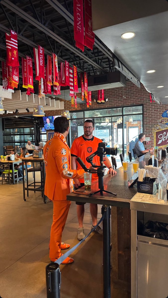 OLSCKansasCity's tweet photo. Thanks for joining us today @oranjesuitman 🧡

Boss time talking about Liverpool’s Dutch contingent representing The Netherlands at the World Cup. We’ll have players from around the world playing for their nations this summer 🙌

#soccer #football #worldcup #kansascity #liverpool https://t.co/AlrcMMuVyA