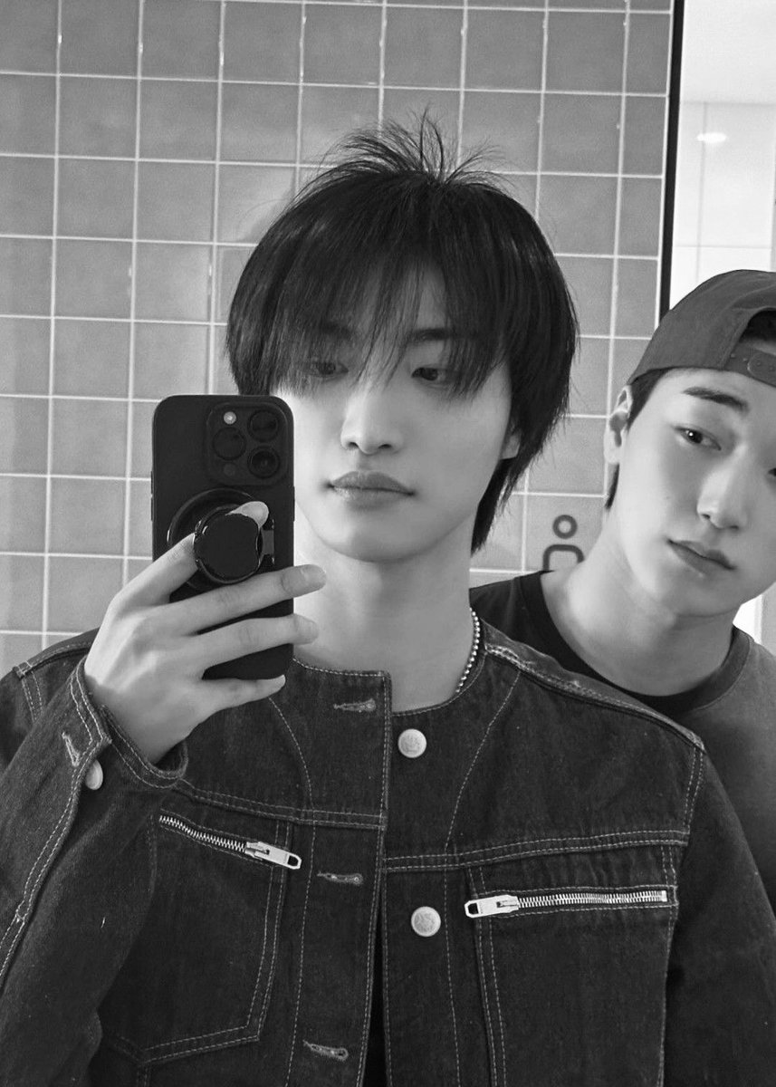 interludenoir's tweet photo. ⠀⠀⠀⠀
✧ ㅤּꤦ ⠀four ⠀months ⠀with ⠀you ⠀ ♡. . .
⠀⠀⠀⠀ https://t.co/olbTSGkraN
