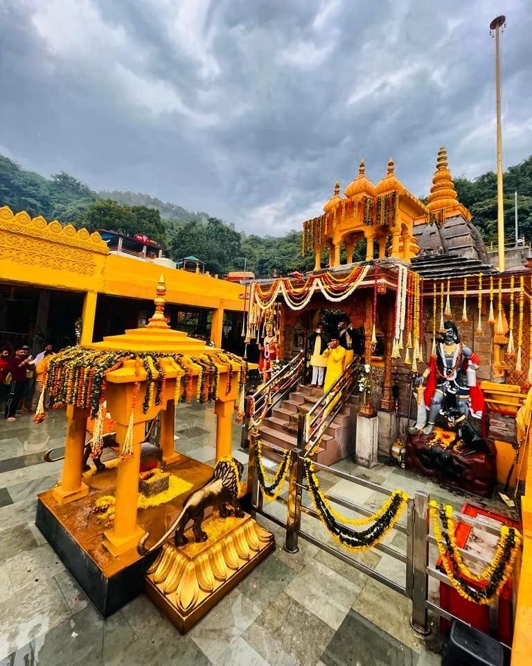 thechartist26's tweet photo. आप सभी को श्री मां बगलामुखी जयंती की हार्दिक शुभकामनाएं। https://t.co/zyu4lYcmFh