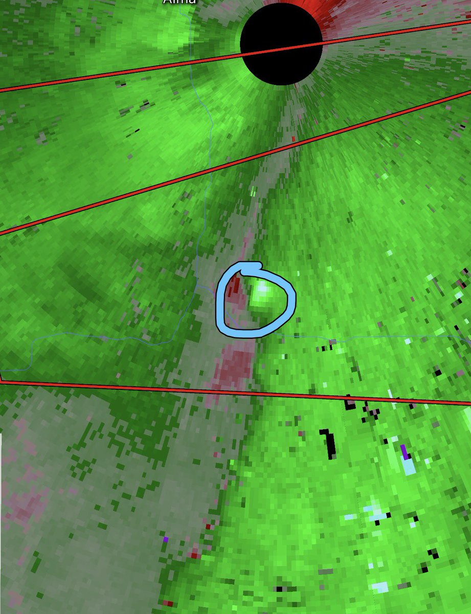 WeatherWatcherX's tweet image. Tornado south of KTWX radar site in Kansas! Tornado Warning for Osage, Shawnee &amp;amp; Wabaunsee County, KS till 6:45 PM CDT.

Seek shelter if in the warned areas!

#tornado #weather #wxtwitter #KSwx